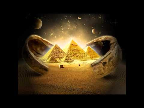 Cosmic Orient  feat. Dana Golombek - La Lune