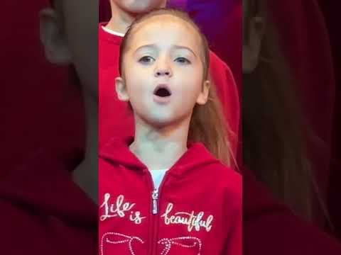 Buon Natale! Iscrivetevi al canale !! 🎄🎅 #mammagiuliafigliachiara  #mgfc