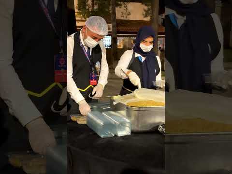 MEVLİD KANDİLİ’NİN BEREKETİ CAMİLERDE HELVA İKRAMIYLA PAYLAŞILDI