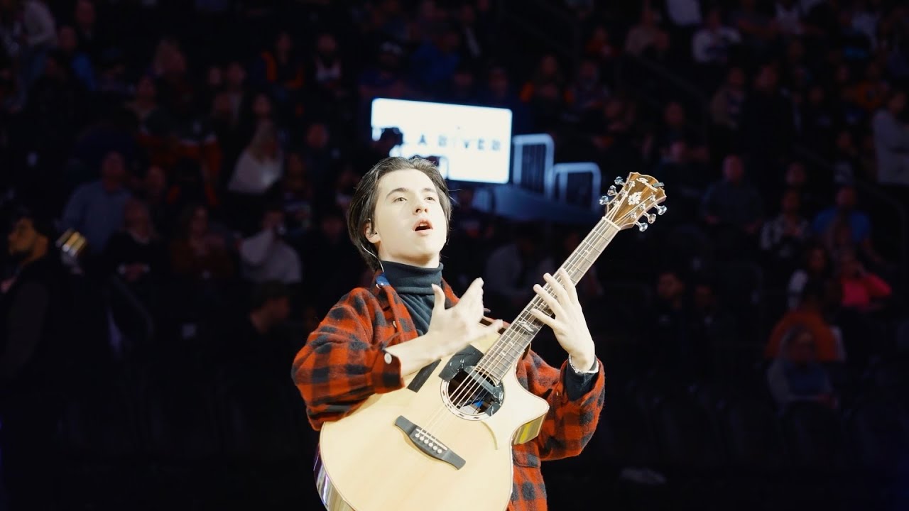 When NBA Hires Just One Guitarist for a Halftime Show - YouTube