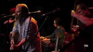 Steve Earle and The Dukes - "The Low Highway" (eTown webisode #438)