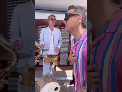 Robbie Williams Singing Jungle Book's I Wanna Be Like You  on a Luxury Boat in Saint Tropez