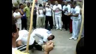 preview picture of video 'Capoeira em Sao Gonçalo Praça da Marisa'
