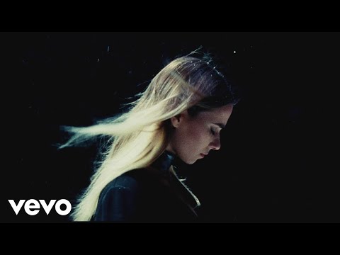 Marie Plassard - Itinéraire d'une larme (CLIP OFFICIEL)