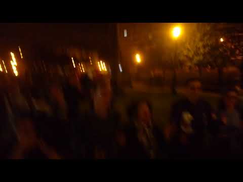 Salida de Sergi Pino, Deividas Busma, y Quique Garrido con piña incluida