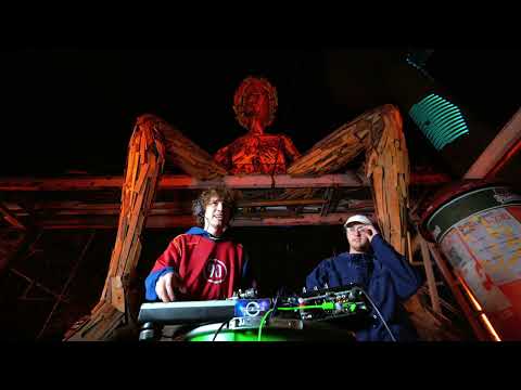 DZIONSUO/czubaczakor - kaczka z DZIONSUEM w piekle blendtejp