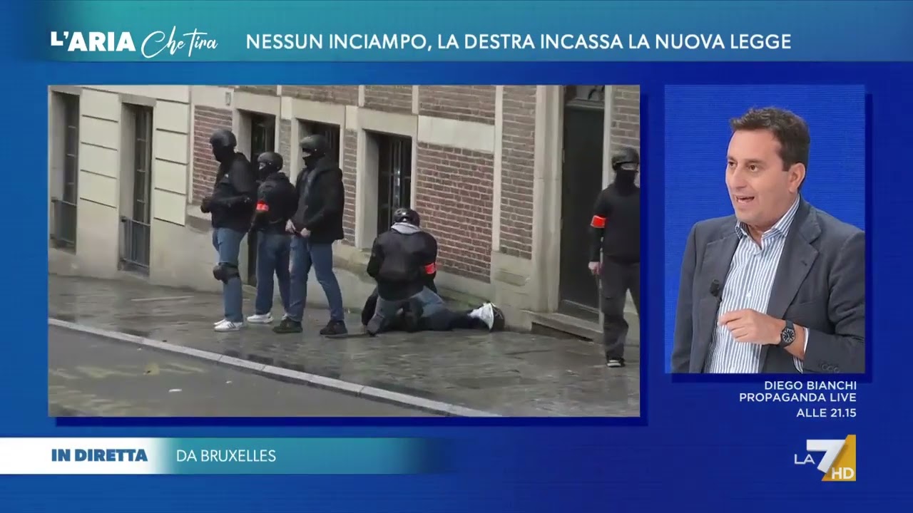 Guerriglia urbana a Bruxelles, David Parenzo: "Immagini in diretta, la Polizia sta eseguendo ...