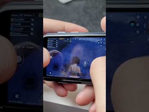 playing PUBG on the world's smallest smartphone 😏 #shorts #pubgmobile #pubg