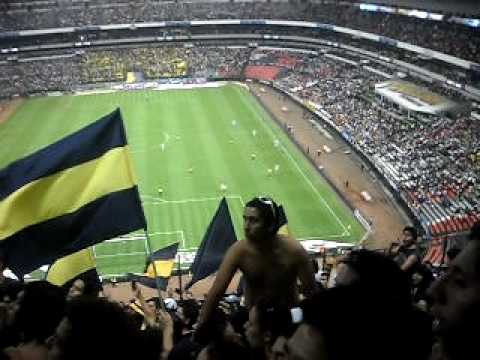 "LA REBEL EN EL ESTADIO AZTECA 14 ABR 2010" Barra: La Rebel &bull; Club: Pumas