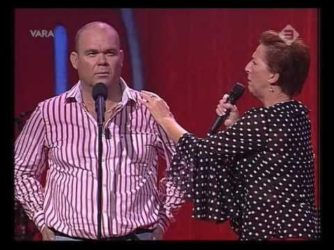 Stroei voei (ja zuster, nee zuster) - Paul de Leeuw & Loes Luca