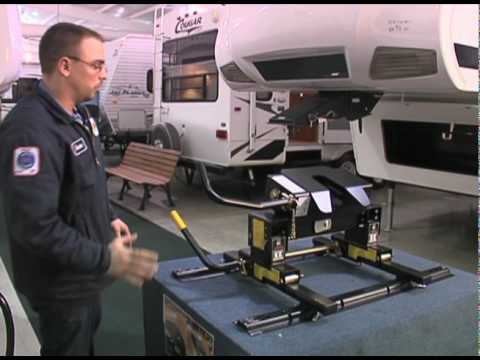 How to Attach a 5th Wheel