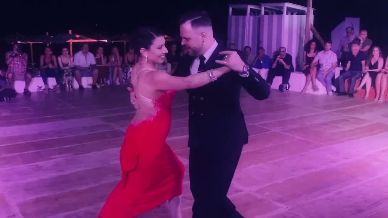 Dennys Fernandez y Matilde Beccaria -"Adiòs Querida"- Orquesta Juan D'Arienzo