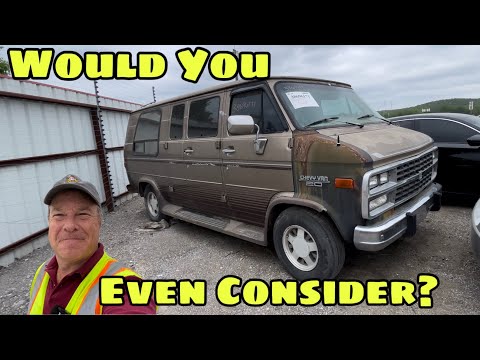 IAA Walk Around - Let’s Power Tour This GMC G20 Van!