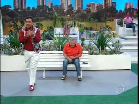 Paulinho Gogó 28 02 13 - A Praça é Nossa - Carlos Alberto passa mal!