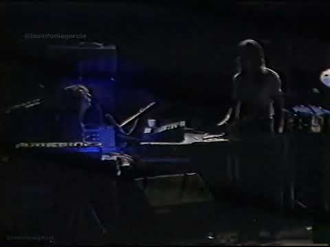 Charly García - Bienvenidos al Tren (Reencuentro Sui generis) Montevideo, 11 de Diciembre, 1981.