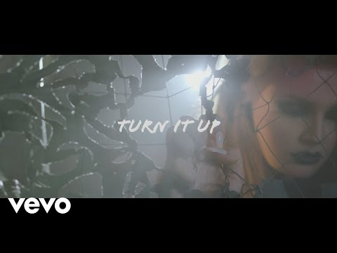 DYNA - Turn It Up (Official Video) ft. Leftside