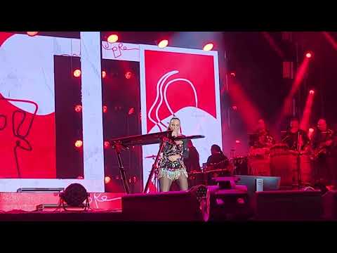 Ivete Sangalo Tudo Bateu ao vivo em Florianopolis