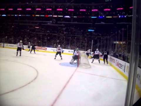 Los Angeles Kings VS Minnesota Wild - December 8, 2011