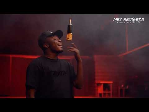 Hwinza - Mununuri (On The Spotlight Music Video)