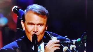 Glen Campbell Amazing Grace including Bagpipes