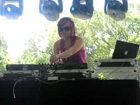 Dani Deahl (Live at Lollapalooza 2008)