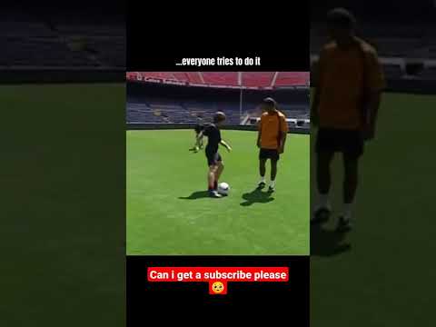 Ronaldinho when he was coaching Messi 😱