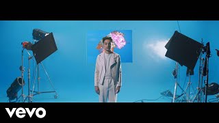 Tant Que Le Soleil Brille Lyrics English Translation