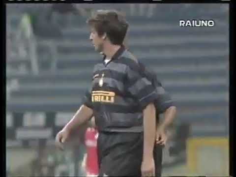 Ronaldo Luis Nazário (Internazionale) - 16/09/1997 - Internazionale 2x0 Neuchatel Xamax-SUI - 1 gol
