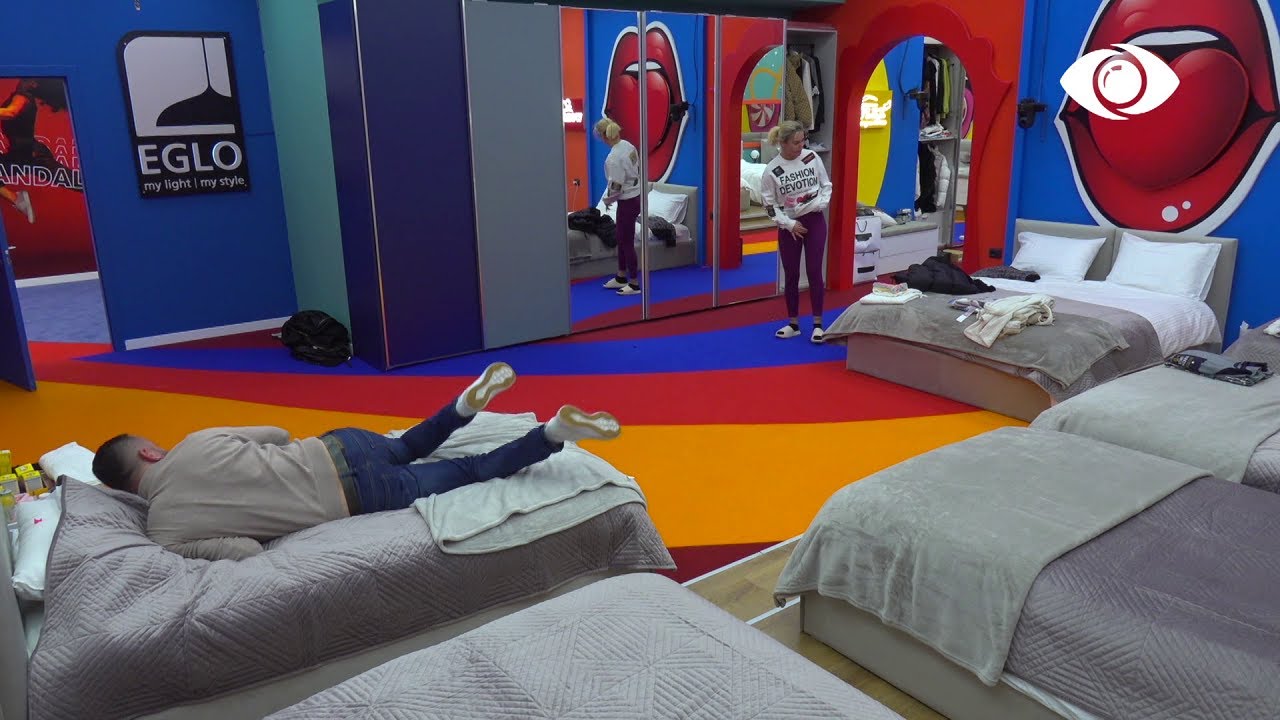 Dua ta verboj me ato zemrat, Luizi i kërkon bluzën Kejvinës