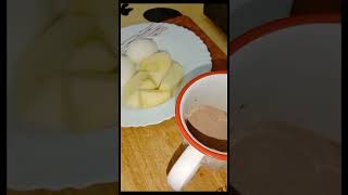 apple and boiled eggs for breakfast