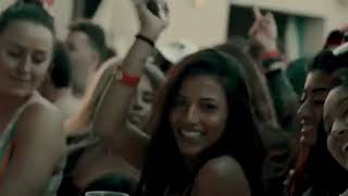 Daer day club in Miami throwback concert