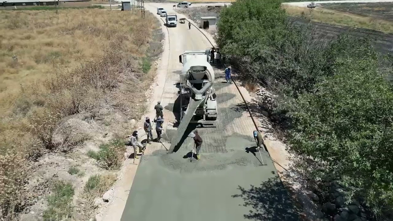 BÜYÜKŞEHİR’İN BETON YOL ATAĞI DEVAM EDİYOR 11,5 KİLOMETRE TAMAMLANDI