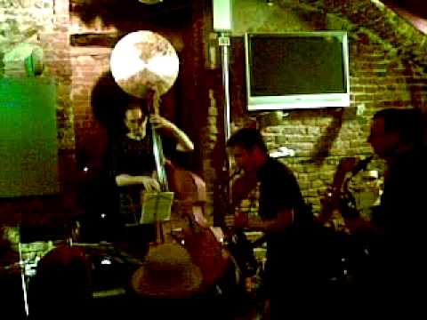 Novara Jazz 2009 - Luis Perdomo Hans Glawischnig Eric McPherson jam session with Dedalo Band 02