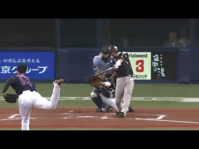 【5回表】マリーンズ・清田 レフト5階席へ豪快12号ソロ!! 2015/8/16 Bs-M