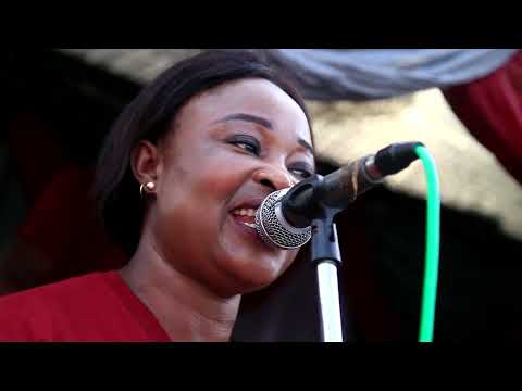 Enogiomwan by Frank Nero b live onstage