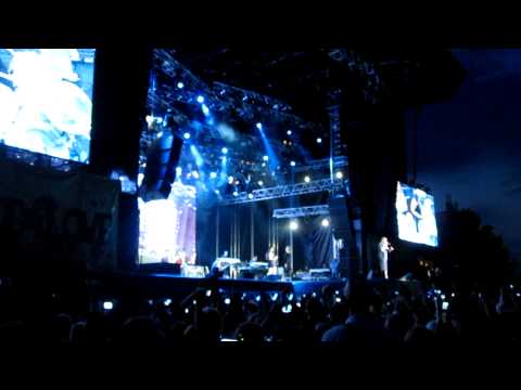 Peace and Love 2010: Jay-Z feat. Bridget Kelly - Empire State of Mind [HD]