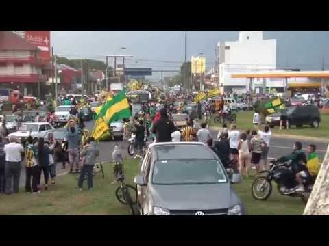 "Recibimiento Jugadores Aldosivi de Primera 16-12-2014 (03)" Barra: La Pesada del Puerto • Club: Aldosivi • País: Argentina