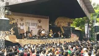 Download lagu Iwan Fals - Awang-awang (Konser Situs Budaya : Papua - Asmat) Jika kata tak lagi bermakna mp3 Download lagu Iwan Fals - Awang-awang (Konser Situs Budaya : Papua - Asmat) Jika kata tak lagi bermakna mp3