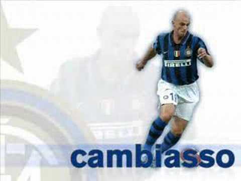 Esteban " cuchu " Cambiasso 19