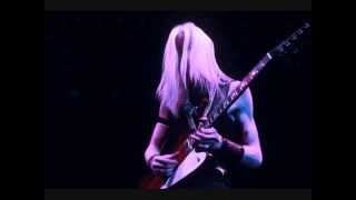 JOHNNY WINTER -  LIVIN' IN THE BLUES