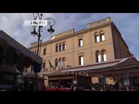 ADDIO VENETO BANCA, TOLTA LA SCRITTA DELLA FILIALE A MONTEBELLUNA