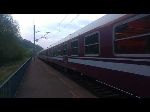 R 3023 Ploiesti.Sud - Brasov pleaca din Posada halta.