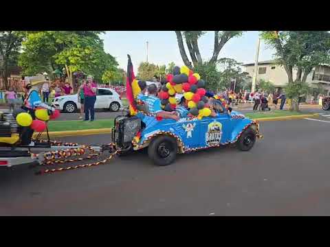 Desfile da Oktoberfest de Quatro Pontes