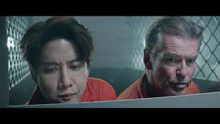Download lagu THE MISFITS 2021 - Stealing gold scene - Pierce Brosnan movie - 1080p mp3