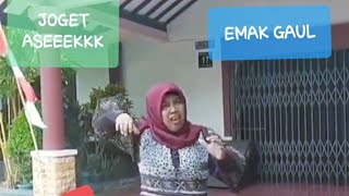 Download lagu VIDEO LUCU EMAK EMAK JOGET KOCAK mp3