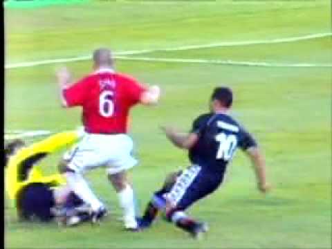 vasco da gama - gol de placa de edmundo no manchester no mundial fifa 2000.mpeg