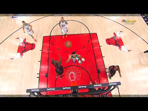 Javonte Green gets back for the BIG block! 😱