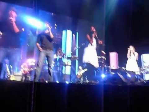 Christina Perri ft. Jason Mraz - Distance (Live at HP Pavilion San Jose 09/28/2012)