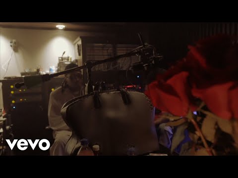 Video thumbnail for MADE MY HOE FAINT