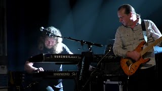 Video Suterenní byt - Silver band